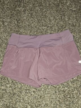 Lululemon Womens Sz 4 Speed Up Shorts! 4"! Beautiful Purple Color!